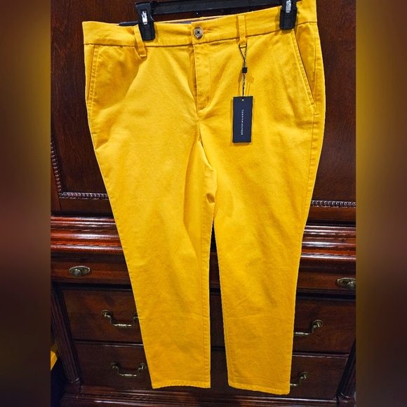 NWT Tommy Hilfiger Chino Pants - Picture 1 of 6